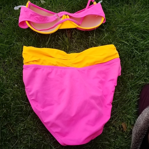 Backflips Two piece swimsuit - Picture 3 of 6